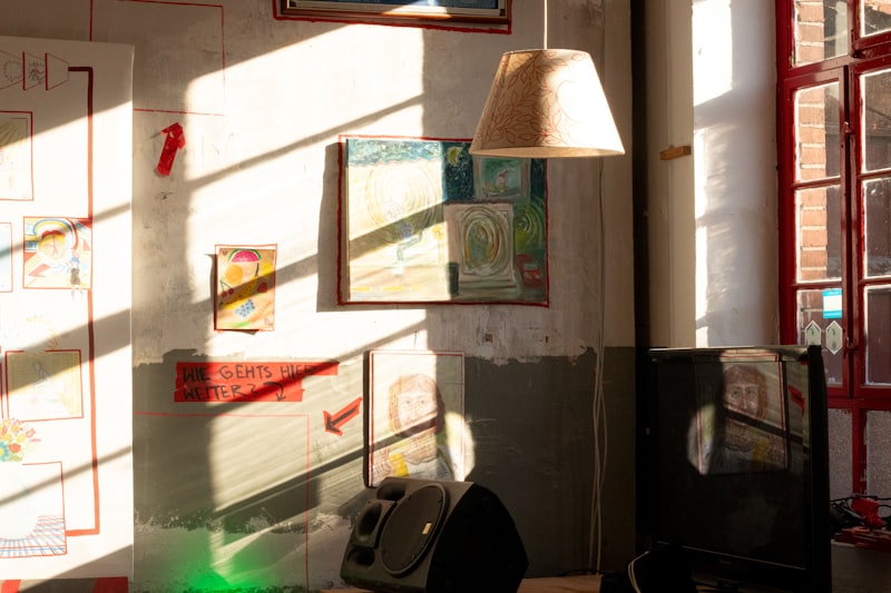 Photo by Sofie Woldrich on Unsplash — representative image for Hart Gallery Tennessee