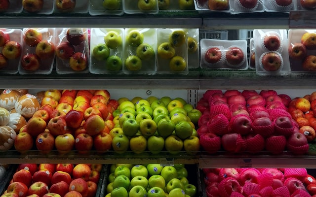 Photo by Elrica Putri on Unsplash — representative image for Last Minute Market