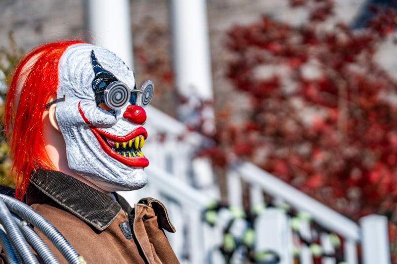 Photo by chris robert on Unsplash — representative image for Halloween Clothing Swap / Intercambio de Ropa de Halloween