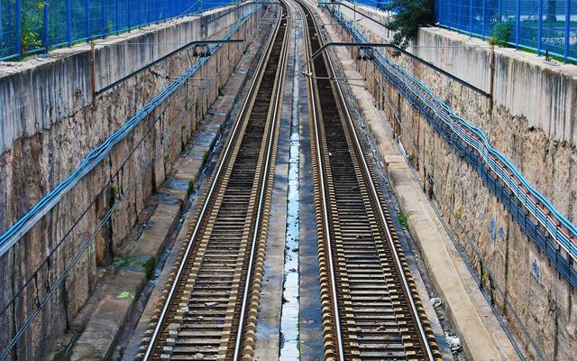 Photo by Poonam Rajput on Unsplash — representative image for Jean Ann's Bridal & Prom Fashions