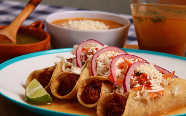 Photo by Leo_Visions on Unsplash — representative image for El Mexicano