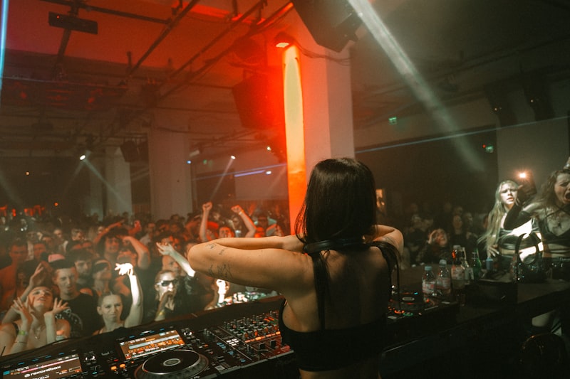 Photo by Laszlo Barta on Unsplash — representative image for Flash DC