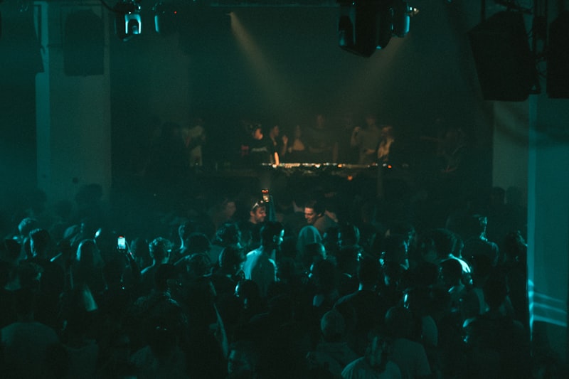 Photo by Laszlo Barta on Unsplash — representative image for DJs at Mémoire Nightclub