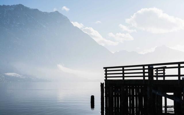 Photo by Daniel on Unsplash — representative image for LA Wings & LA Steaks