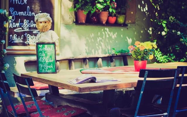 Photo by Roni Herdyanzah on Unsplash — representative image for Burapa Thai Chantilly