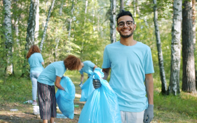 Photo by Vitaly Gariev on Unsplash — representative image for UNA "Show Up Saturday" Community Service Fair