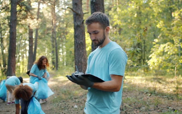 Photo by Vitaly Gariev on Unsplash — representative image for Tech Help Volunteers